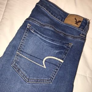 BARELY WORN AMERICAN EAGLE JEANS